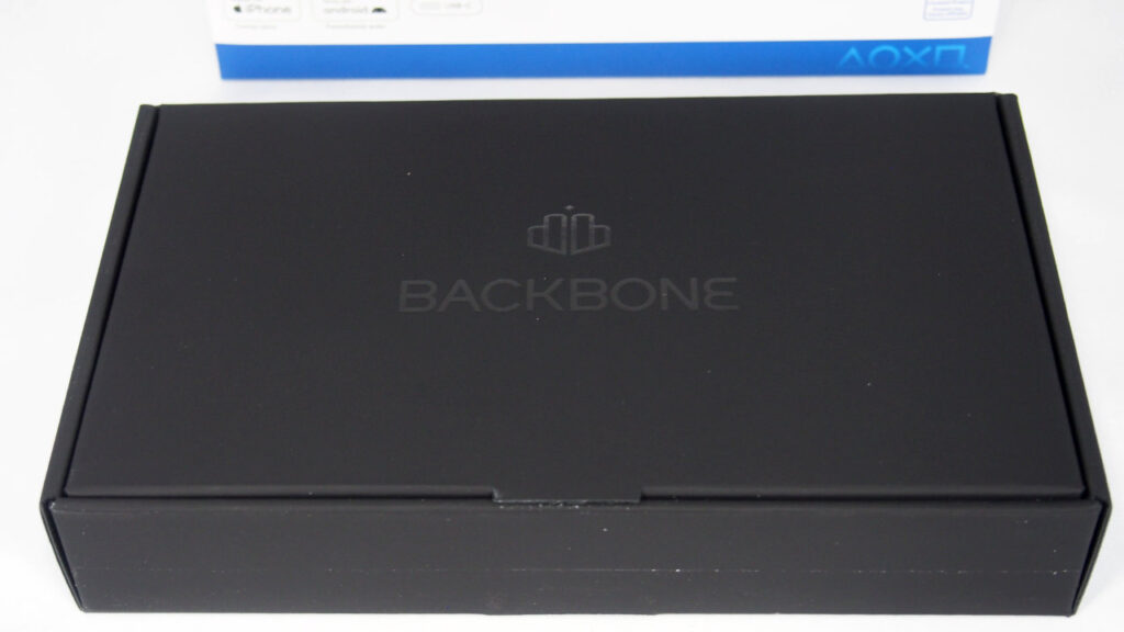 BACKBONE One (第2世代) PlayStation Editionの中箱。中箱は黒一色。