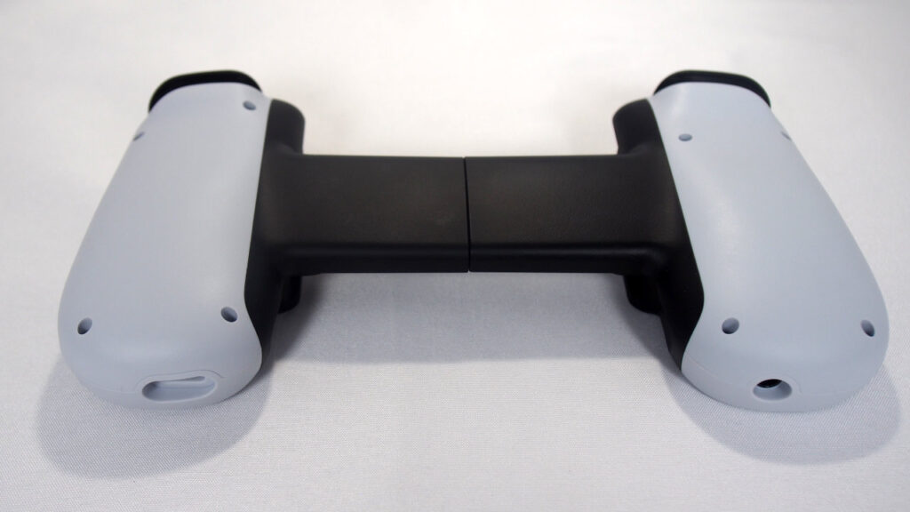 BACKBONE One (第2世代) PlayStation Editionの背面。