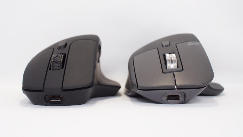 左がKeychron M6、右がMX Mater 3S。正面から。