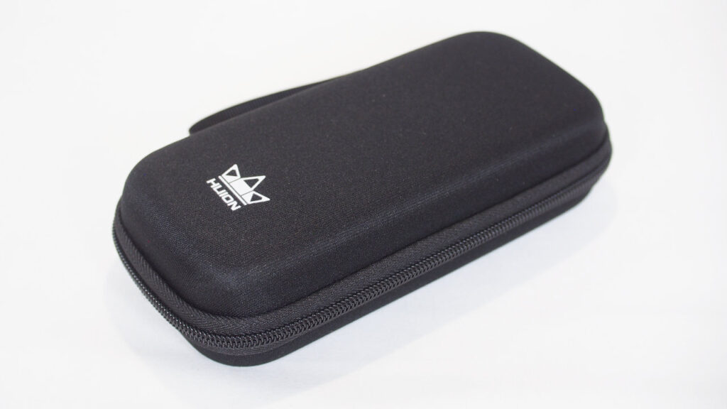HUION Keydial Remote K40のケース。
