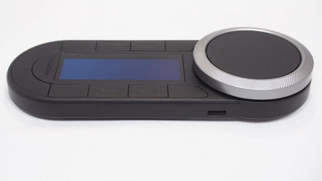 HUION Keydial Remote K40の右側面。