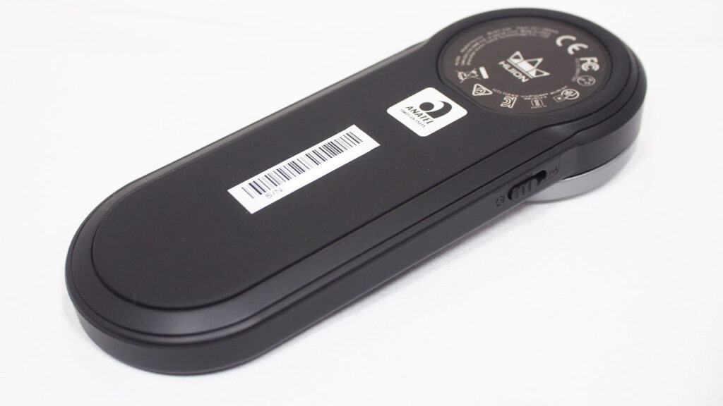 HUION Keydial Remote K40の底面。