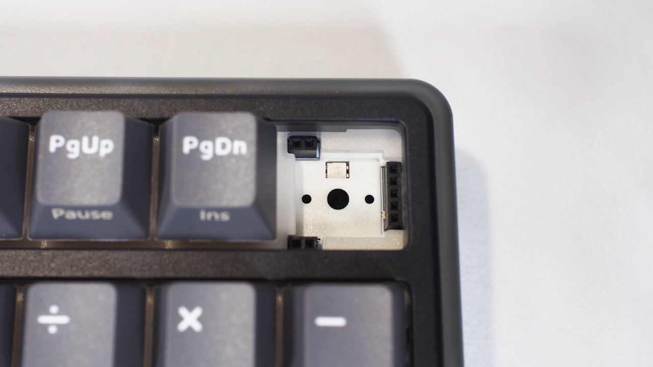 RK ROYAL KLUDGE R98 Proをレビュー：テンキー付きコトコト系日本語