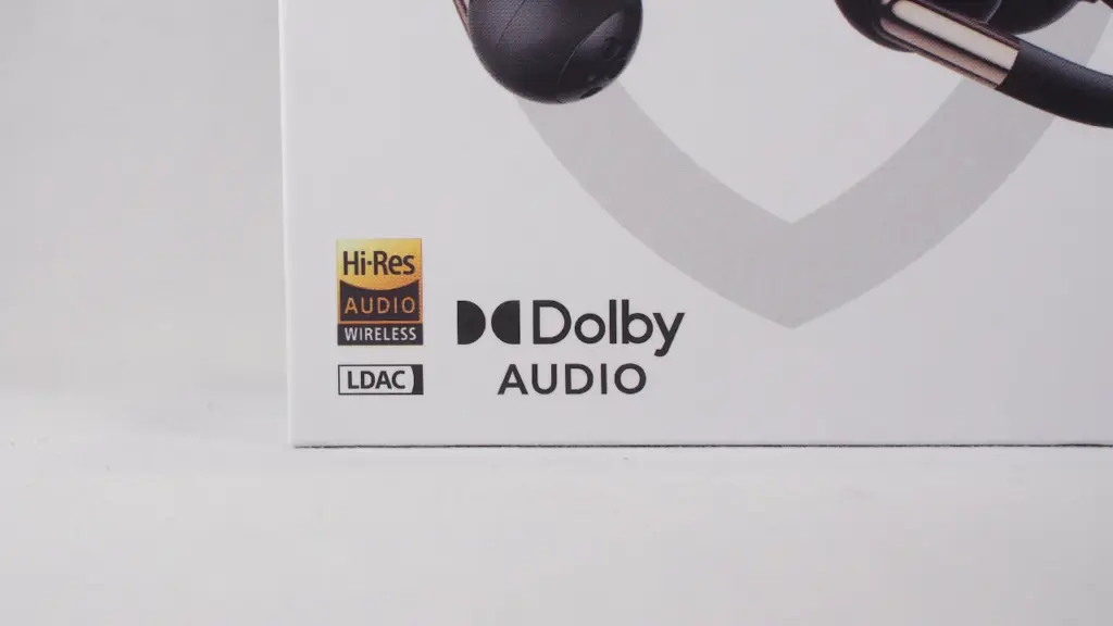 Hi-Res Audio Wireless認証とDolby Audio対応のマークがある。