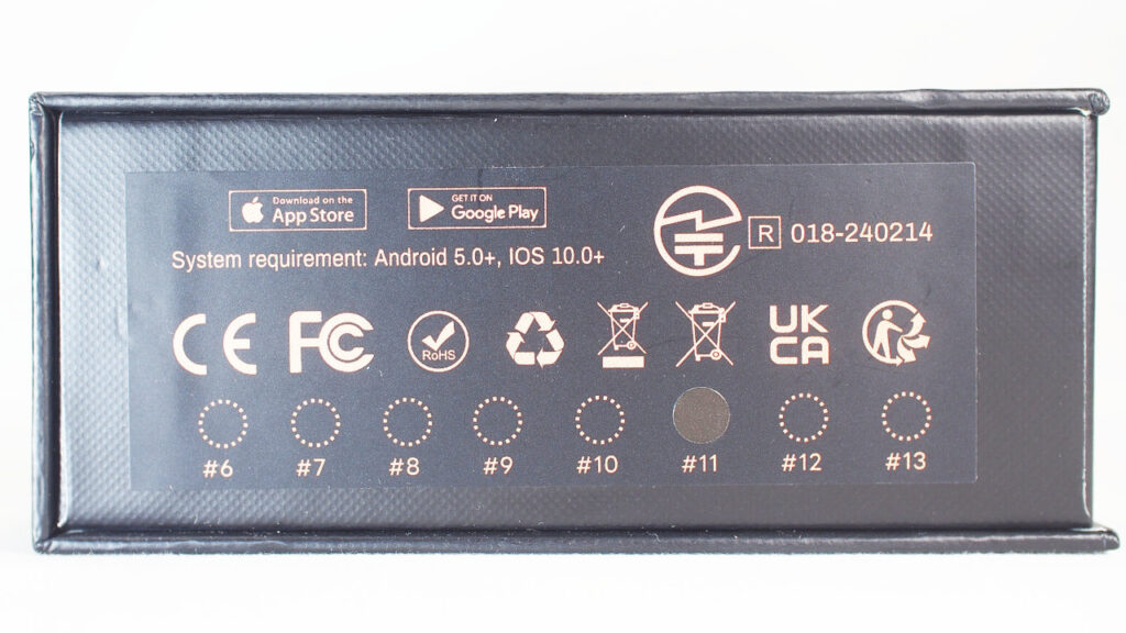 パッケージ側面には技適マークと承認番号がある。