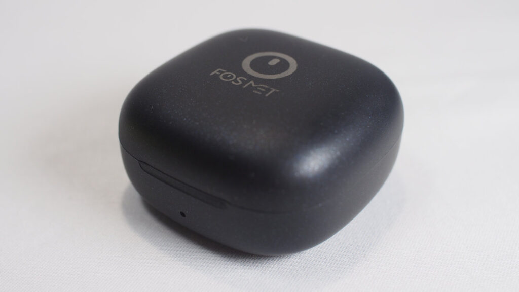 FOSMET RINGX RX10の充電ケース。