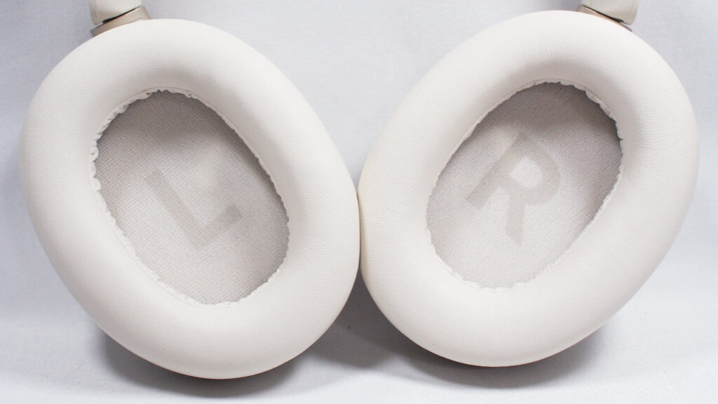 Haylou S40のイヤーパッド。