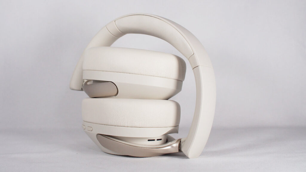 Haylou S40を折りたたんだところ。