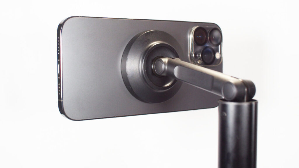 KraftGeek JustTap マグネティックフォン三脚。