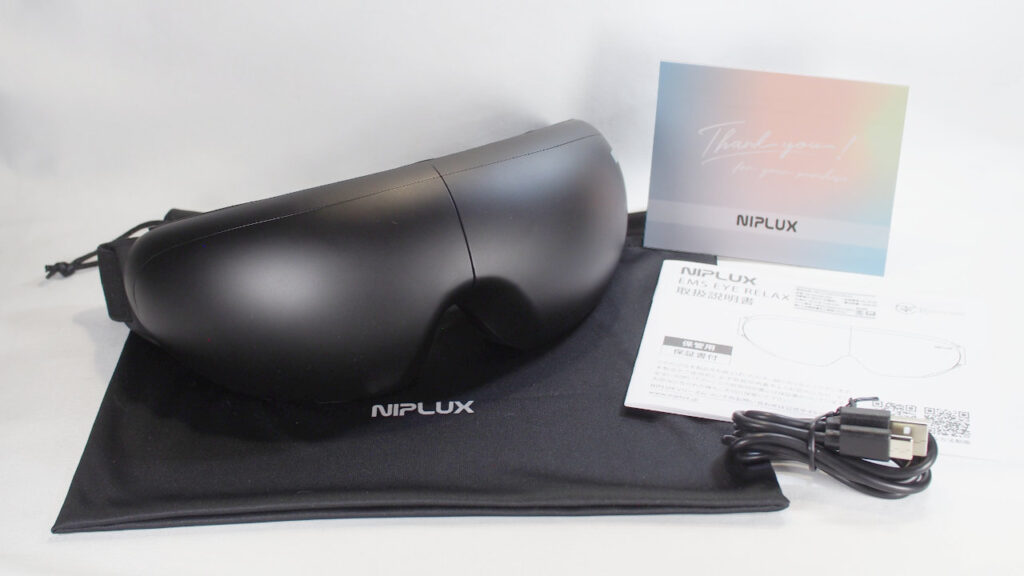 NIPLUX EMS EYE RELAXの付属品。