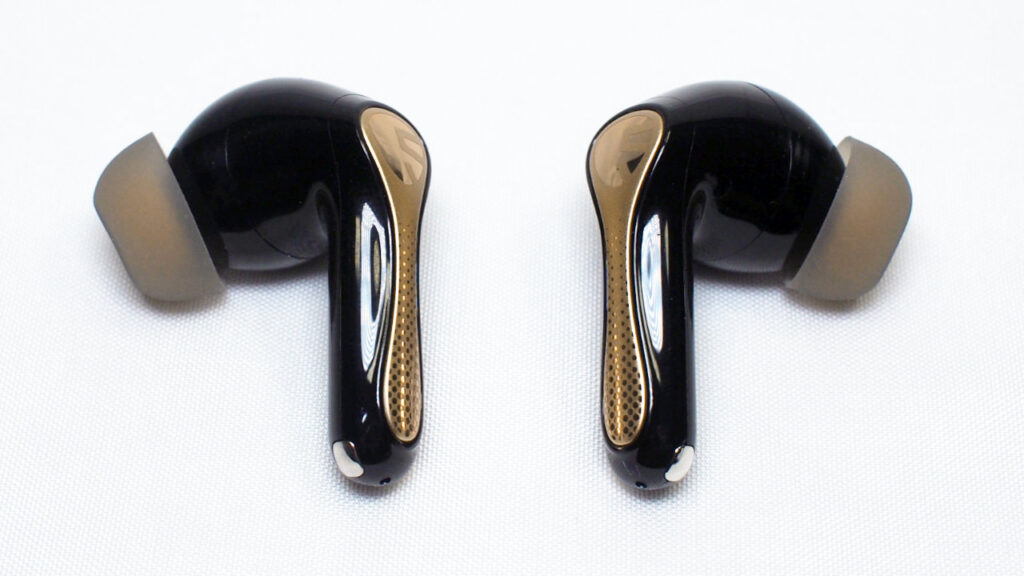 SOUNDPEATS Air5 Pro+本体。