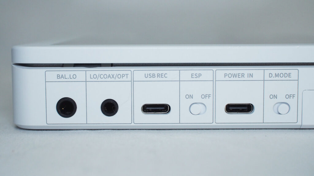 FIIO DM13 BTの背面。