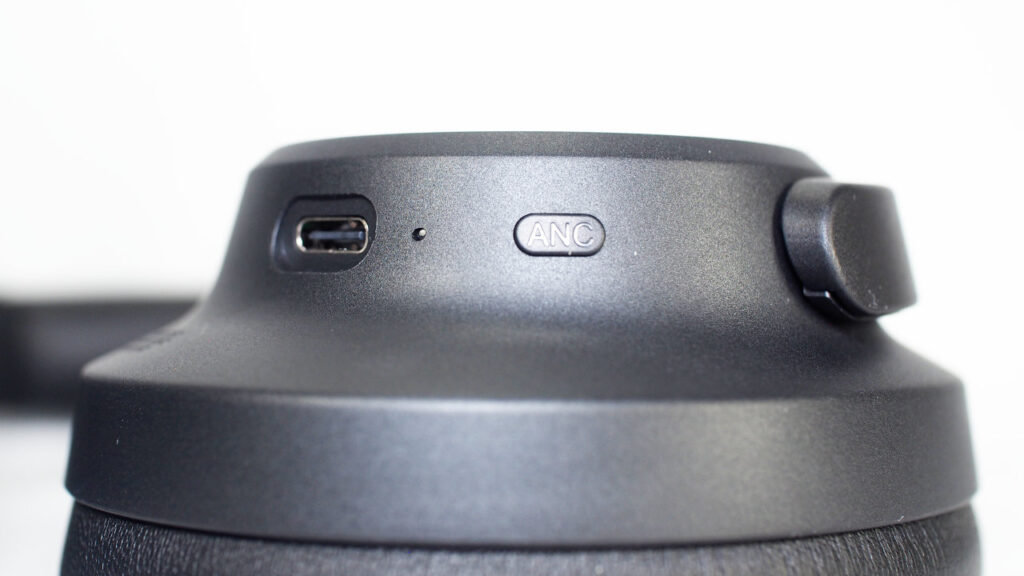 TRUEFREE HF-10の左側のハウジング。