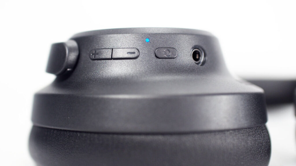 ペアリングモードのTRUEFREE HF-10。