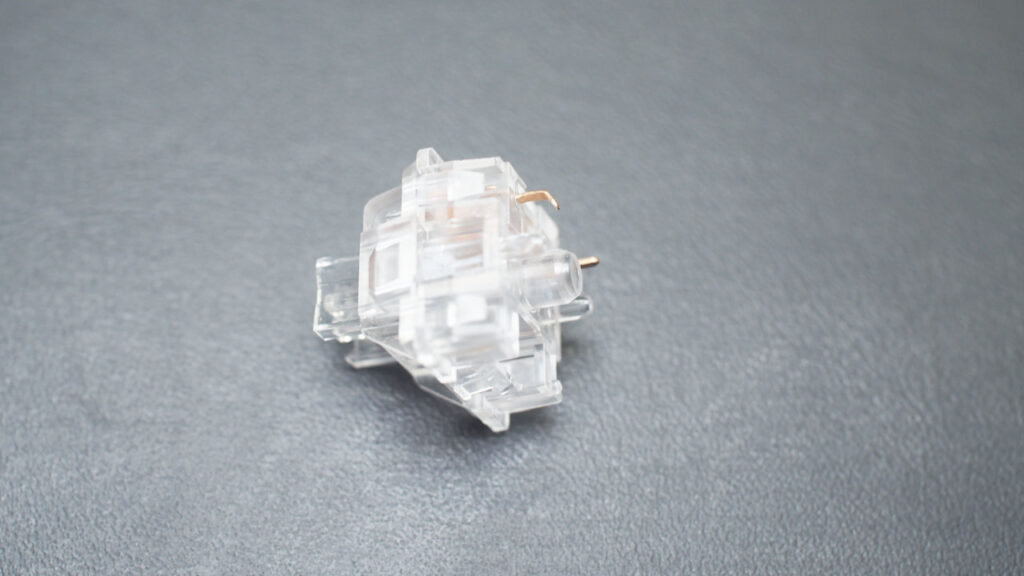 脚が折れたキースイッチ。