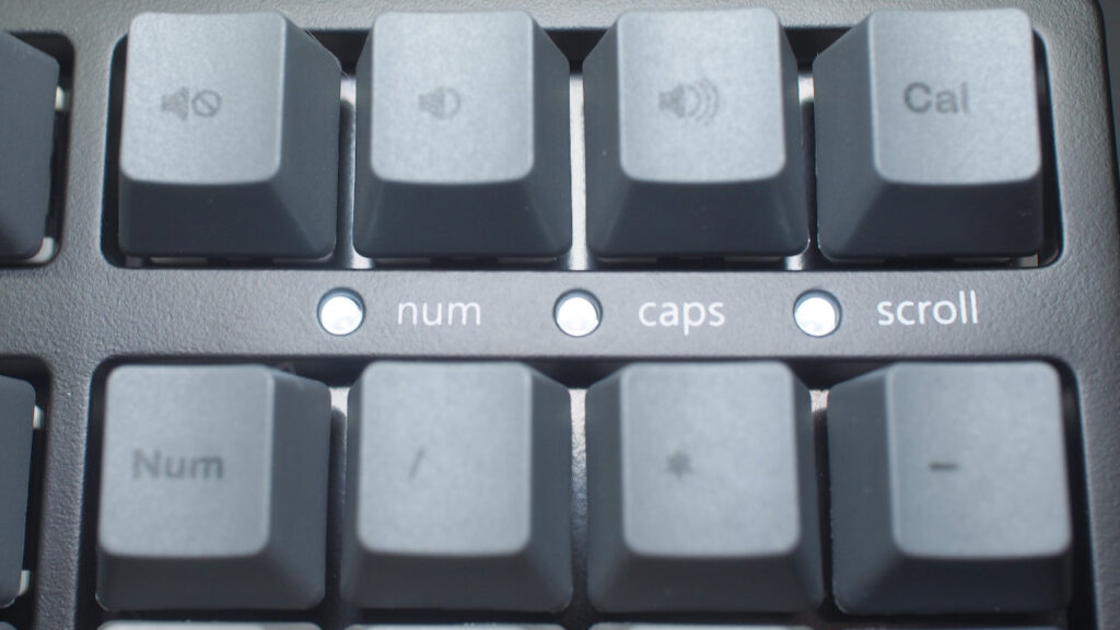 iKBC CD108 RGBの正面右上。