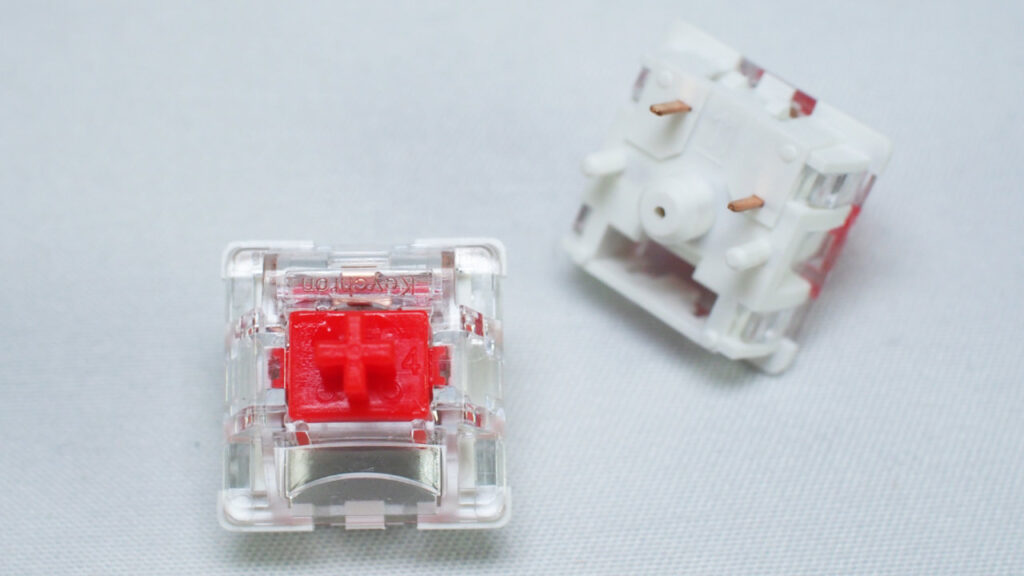 赤軸のKeychron Super Red。
