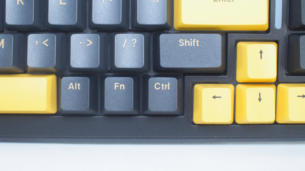 ATTACK SHARK M86のスペースキー右側のキー配列。