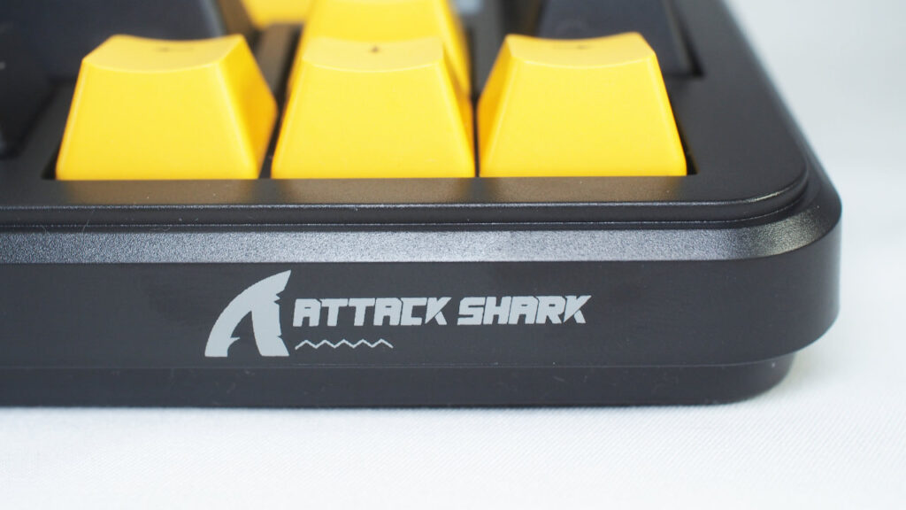 ATTACK SHARK M86の前面。