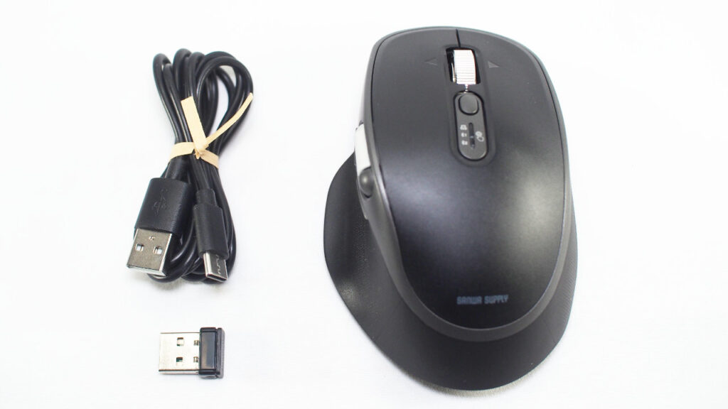 MA-WBIRS635BKの本体と付属品。