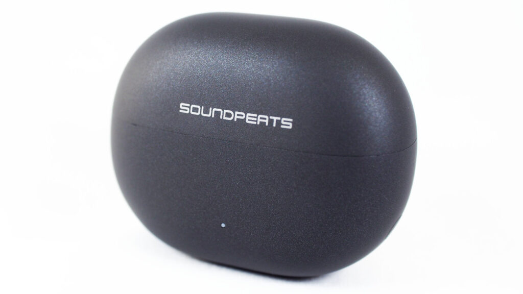 SOUNDPEATS UU2のケース正面。