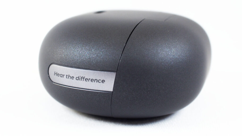 SOUNDPEATS UU2のケース左側面。