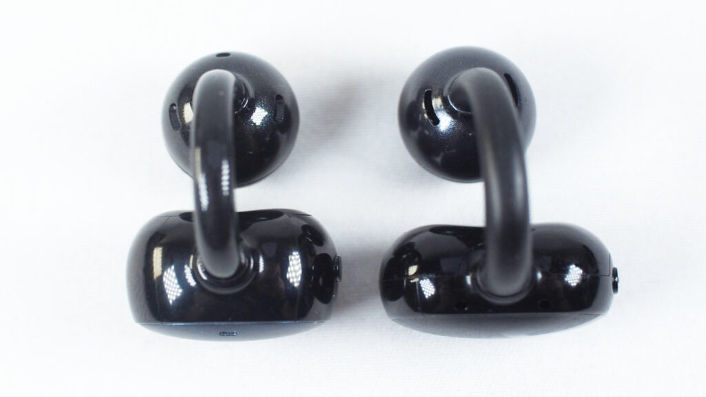 左：UU2、右UUのハウジング。