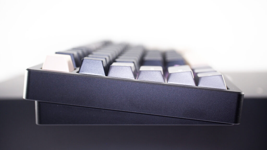 WOBKEY Rainy 75 Colorのブラックの側面。