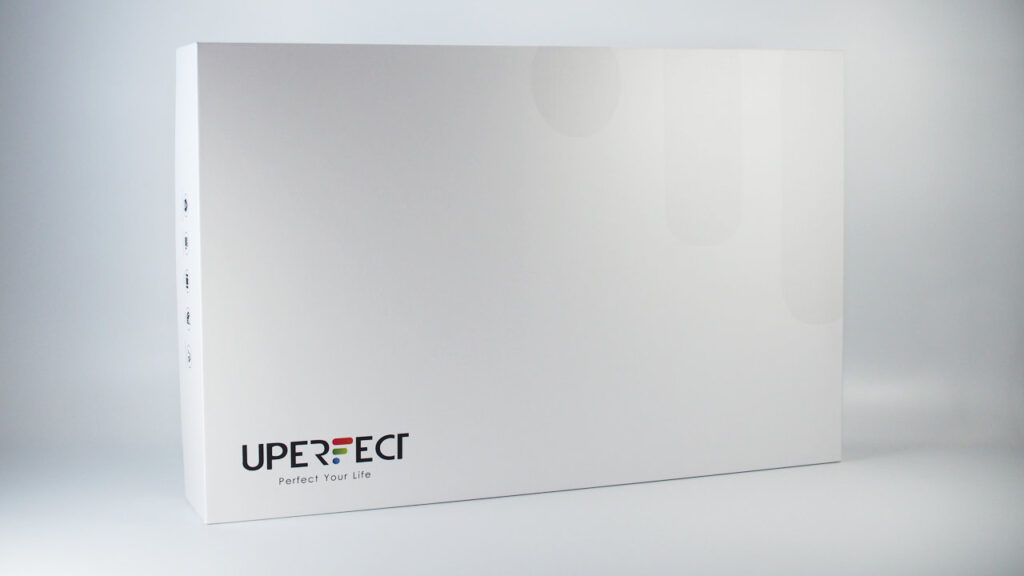 Uperfect 18.5インチ モバイルモニターのパッケージ。