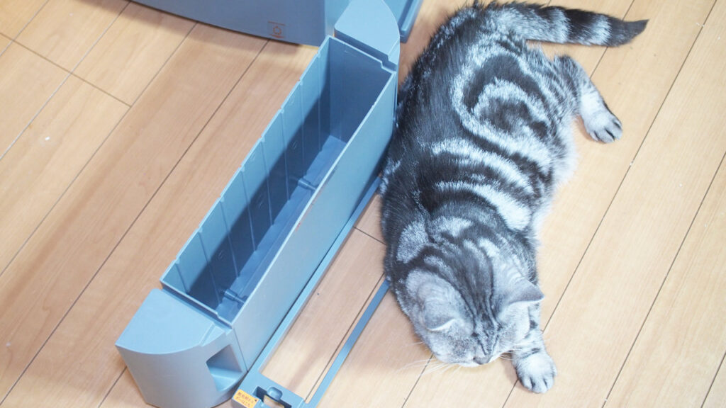 ダストボックスのカバーを外したところ。