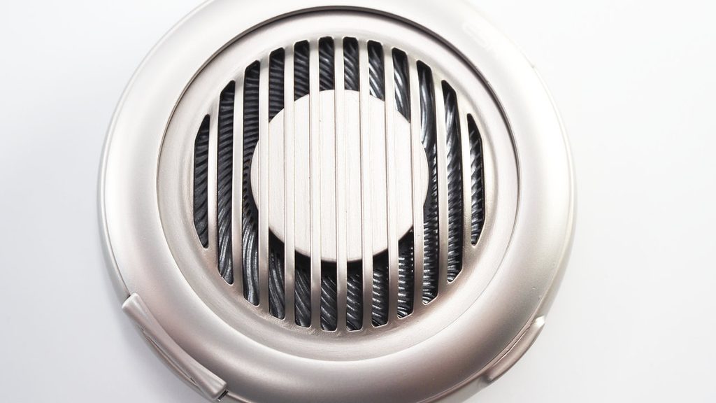 ESR Cyclone 25W マグネット充電パッド CryoBoost搭載の冷却ファン。
