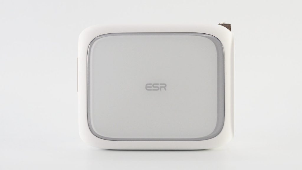 ESR Xtend 45W 巻き取り式充電器の右側面。