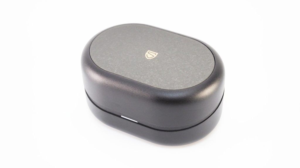 SOUNDPEATS Aura Nebulaのケース。