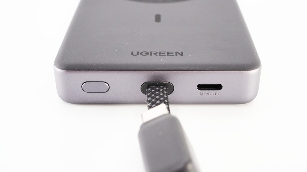 UGREEN MagFlow Pro 10000mAhの下部。